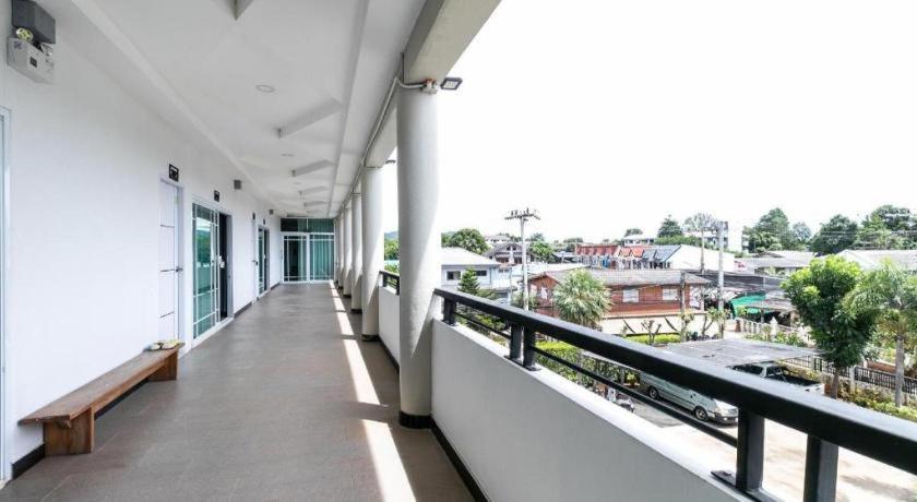 Hotel Oyo 75305 T Park Pak Chong Mu Si Exterior foto
