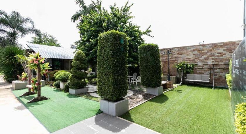 Hotel Oyo 75305 T Park Pak Chong Mu Si Exterior foto