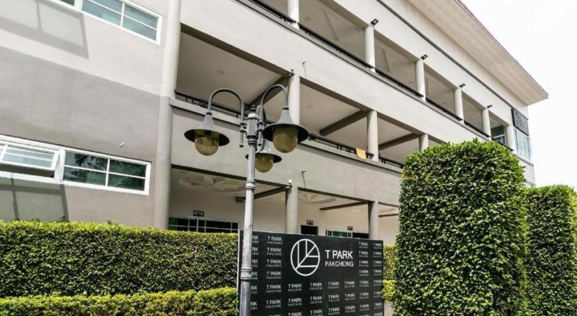 Hotel Oyo 75305 T Park Pak Chong Mu Si Exterior foto